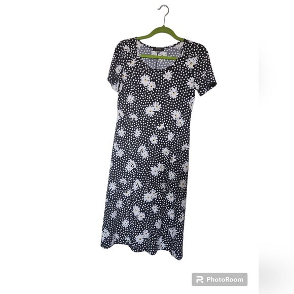 Mandee dress with daisy flower design - Picture 7 of 7